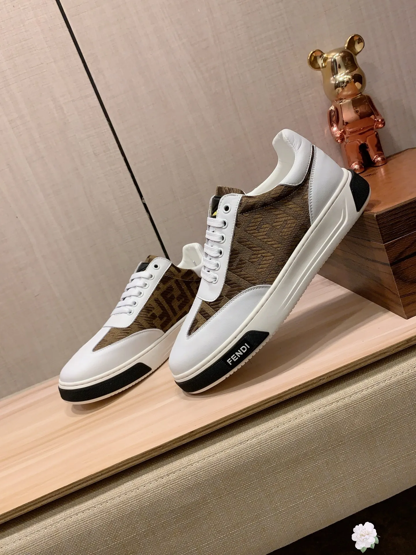 Men's men's shoes 💰420💰💰🎩🎩[Lightning][Lightning] "FENDI*" The latest and most popular casual shoes, top brand [Seduce] luxury ~ purchasing agent, top quality ~. [Strong] The upper is made of imported breathable cowhide with material ➕ breathable sheepskin feet (•) and fine workmanship. The original stylish and stylish soft rubber wear-resistant and non-slip outsole is light and comfortable on the feet. The real thing looks better when photographed in person. 0099: code: 38-44, 4️⃣ colors selected